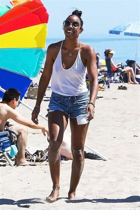 Kelly Rowland Braless in A White T-shirt at Zuma Beach in Malibu . Add To Favorites . Advertisement. Story: Kelly Rowland. ... and usable. We have a free collection of nude celebs and movie sex scenes; which include naked celebs, lesbian, boobs, underwear and butt pics, hot scenes from movies and series, nude and real sex celeb videos. ...